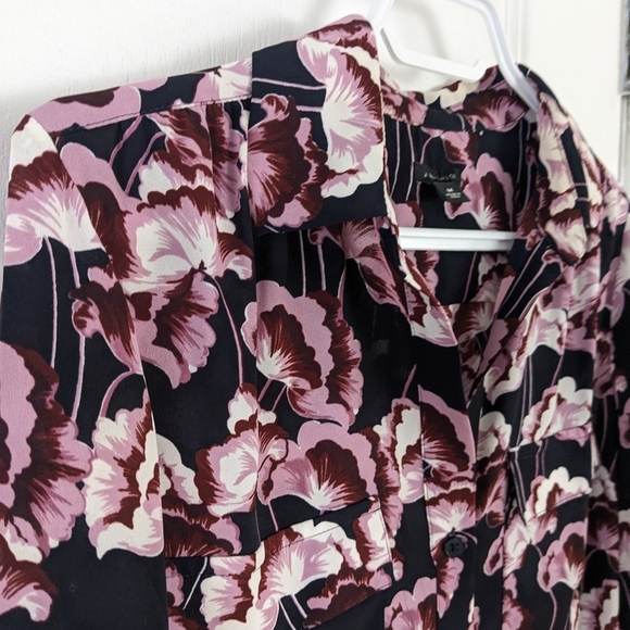 Ann Taylor Floral Navy Purple blouse shirt Medium c1 - Picture 12 of 15